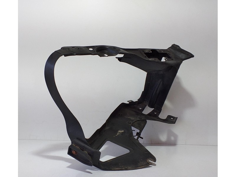 Recambio de soporte faro derecho para mercedes-benz clase s (w220) berlina 500 (220.075) referencia OEM IAM A2206200672 71775 