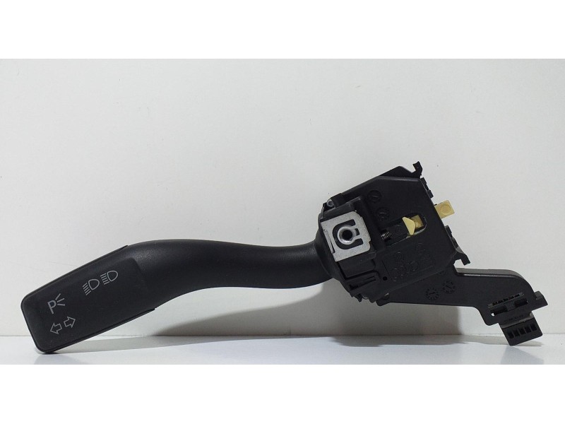 Recambio de mando intermitentes para audi a3 sportback (8p) 2.0 tdi ambiente (125kw) referencia OEM IAM 8P0953513A 63270 