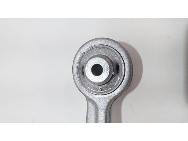 Recambio de brazo suspension superior delantero derecho para audi a5 coupe (8t) 3.2 fsi referencia OEM IAM 8K0510A 51390 