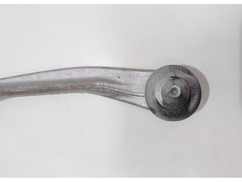 Recambio de brazo suspension superior delantero derecho para audi a5 coupe (8t) 3.2 fsi referencia OEM IAM 8K0510A 51390 