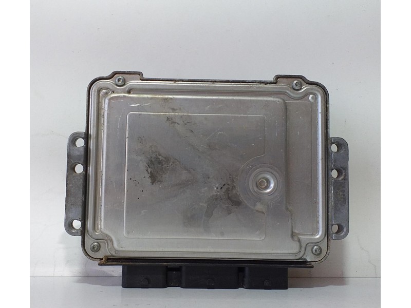 Recambio de centralita motor uce para renault megane ii berlina 3p confort authentique referencia OEM IAM 8200310863 71792 R