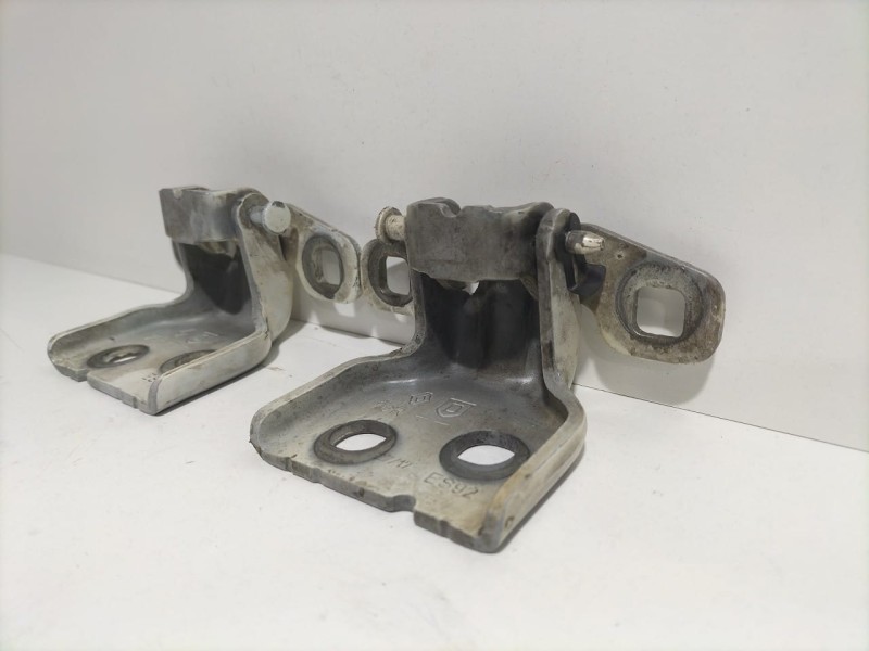 Recambio de bisagra puerta delantera izquierda para dacia dokker stepway referencia OEM IAM K9KE6 79646 