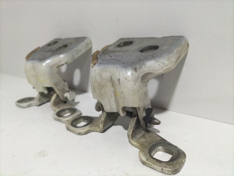 Recambio de bisagra puerta delantera izquierda para dacia dokker stepway referencia OEM IAM K9KE6 79646 