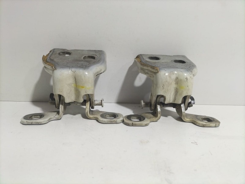 Recambio de bisagra puerta delantera izquierda para dacia dokker stepway referencia OEM IAM K9KE6 79646 