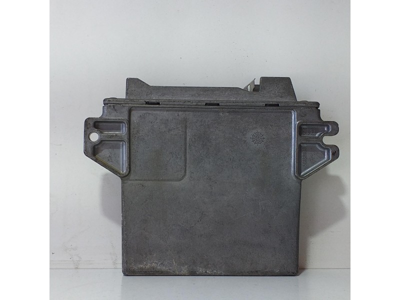 Recambio de centralita motor uce para renault clio ii fase i (b/cbo) 1.9 d referencia OEM IAM 7700104956 71803 R