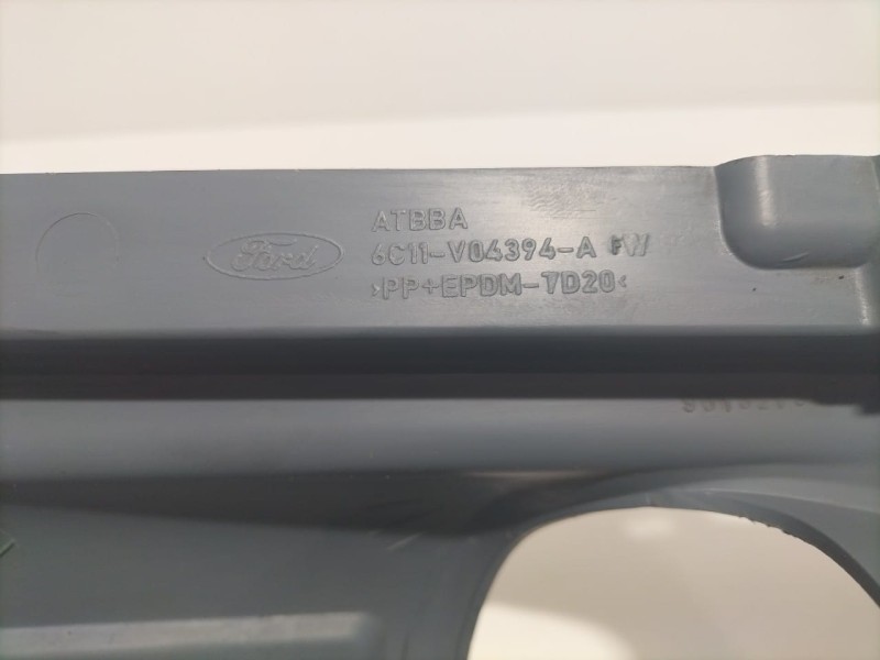 Recambio de molduras delanteras para ford transit caja cerrada ´06 2.4 tdci cat referencia OEM IAM 6C11V04394A 79703 R