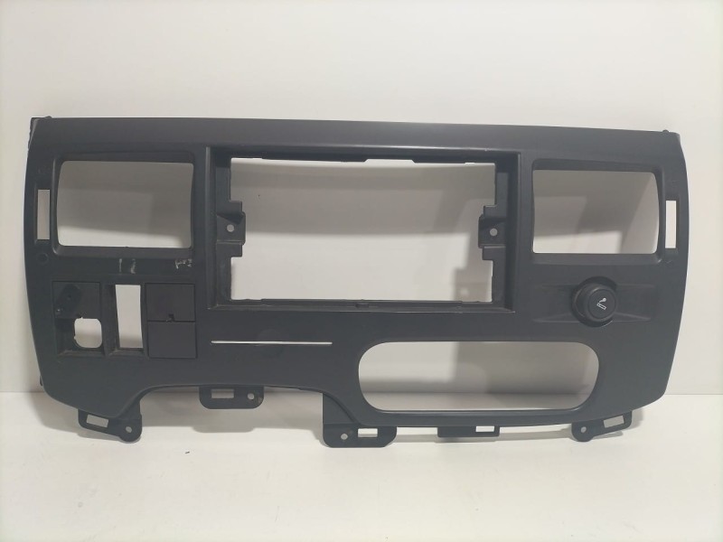 Recambio de consola central para ford transit caja cerrada ´06 2.4 tdci cat referencia OEM IAM 6C11V047A04 79704 R