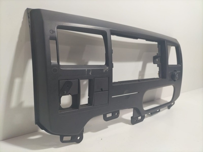 Recambio de consola central para ford transit caja cerrada ´06 2.4 tdci cat referencia OEM IAM 6C11V047A04 79704 R