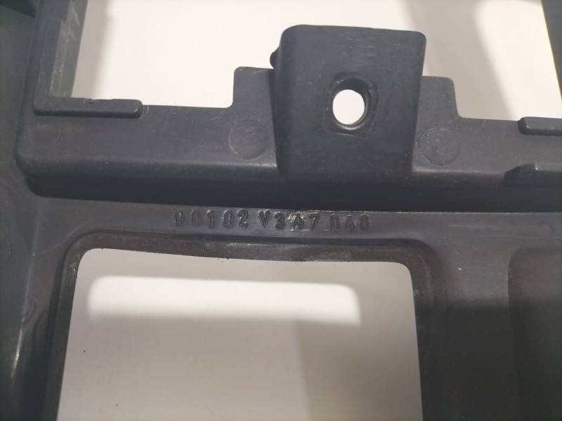 Recambio de consola central para ford transit caja cerrada ´06 2.4 tdci cat referencia OEM IAM 6C11V047A04 79704 R