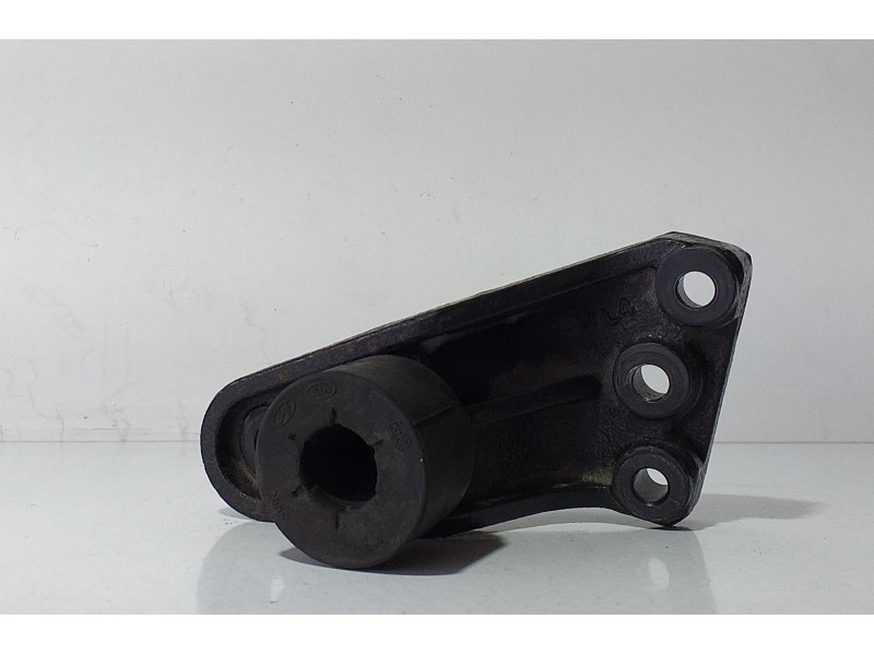Recambio de soporte motor para kia sportage concept 4x2 referencia OEM IAM 218252Y600 71837 R