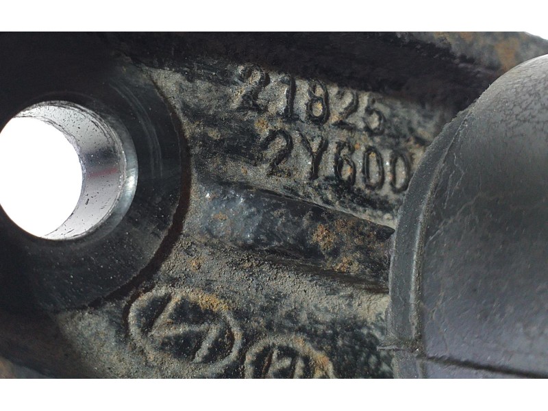 Recambio de soporte motor para kia sportage concept 4x2 referencia OEM IAM 218252Y600 71837 R