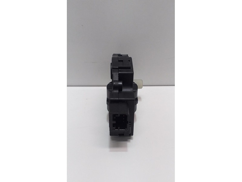 Recambio de motor apertura trampillas climatizador para audi a5 coupe (8t) 3.2 fsi referencia OEM IAM EFB330 51420 