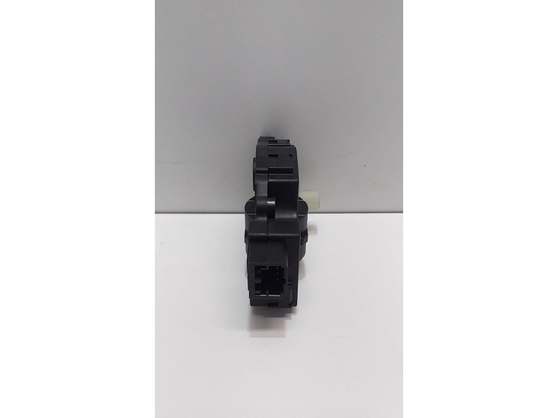 Recambio de motor apertura trampillas climatizador para audi a5 coupe (8t) 3.2 fsi referencia OEM IAM EFB330 51421 