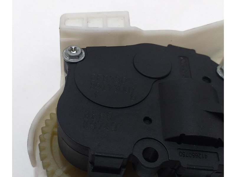 Recambio de motor apertura trampillas climatizador para audi a5 coupe (8t) 3.2 fsi referencia OEM IAM EFB330 51425 