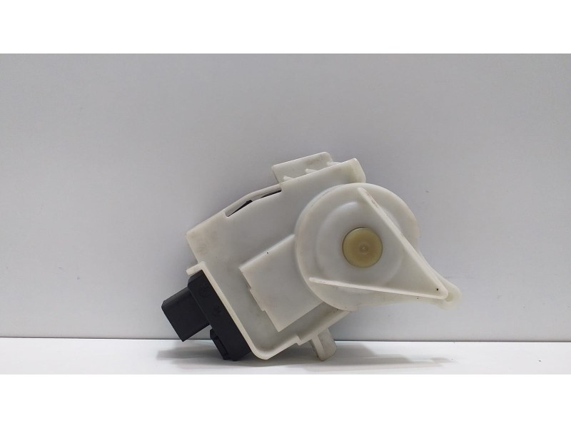 Recambio de motor apertura trampillas climatizador para audi a5 coupe (8t) 3.2 fsi referencia OEM IAM EFB330 51425 