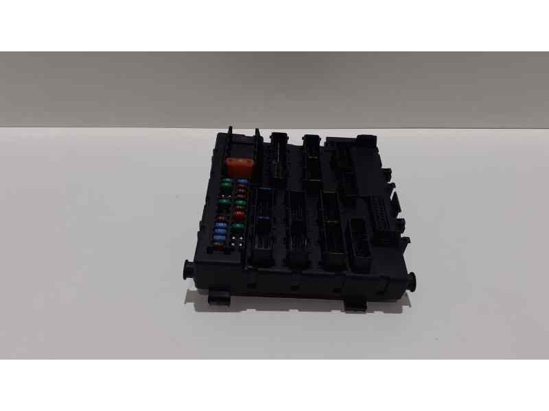 Recambio de caja reles / fusibles para saab 9-3 sport hatch 2.0 t vector referencia OEM IAM 460023260 38610 