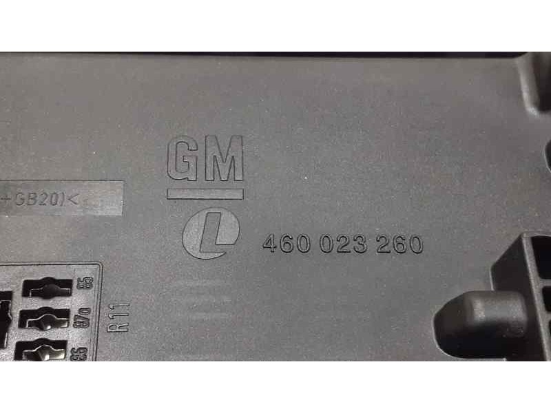 Recambio de caja reles / fusibles para saab 9-3 sport hatch 2.0 t vector referencia OEM IAM 460023260 38610 