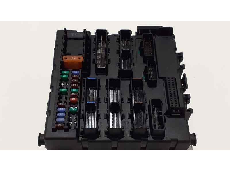 Recambio de caja reles / fusibles para saab 9-3 sport hatch 2.0 t vector referencia OEM IAM 460023260 38610 