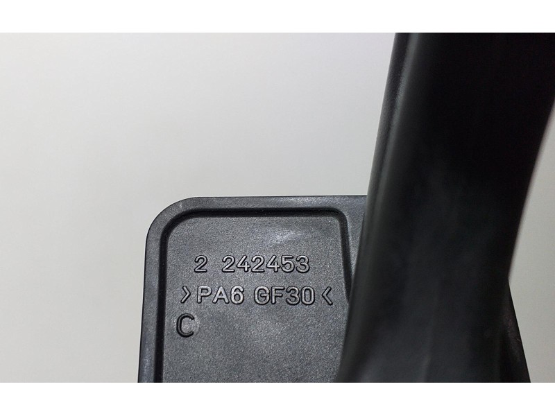 Recambio de maneta interior porton para opel combo d kasten l1h1 2,4t referencia OEM IAM 2242453 63363 