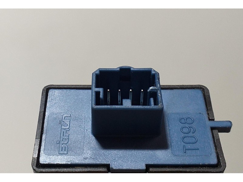 Recambio de mando elevalunas delantero derecho para opel combo d kasten l1h1 2,4t referencia OEM IAM T098 63369 