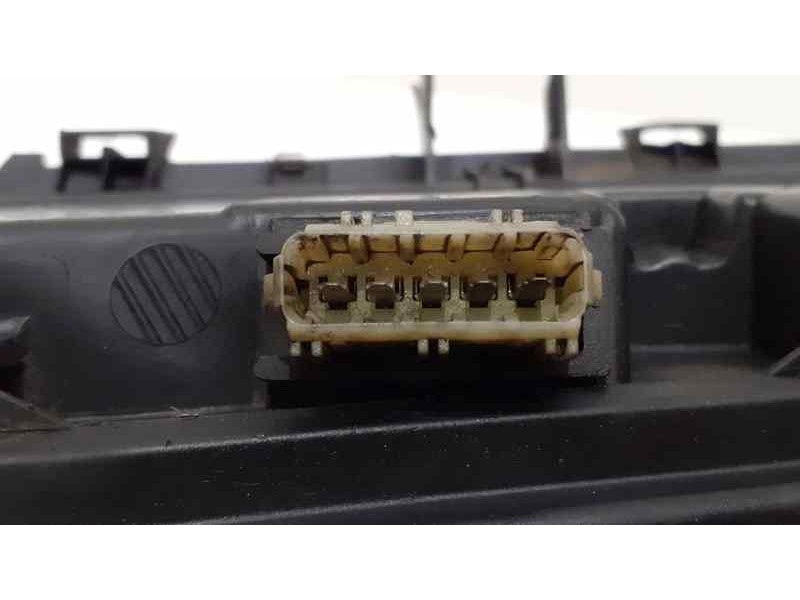 Recambio de faro derecho para citroën xantia berlina 1.9 td exclusive referencia OEM IAM 88205034D 38640 