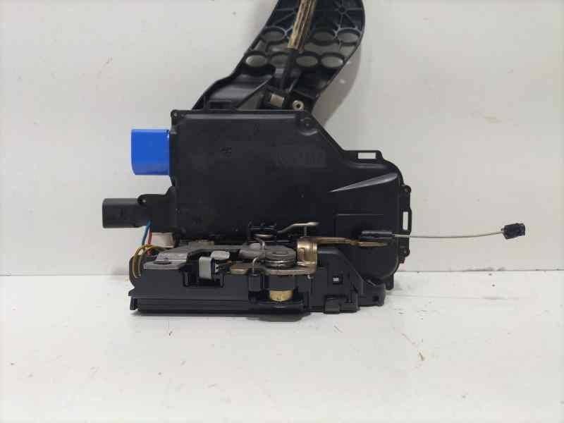 Recambio de cerradura puerta trasera izquierda para volkswagen touareg (7la) v6 referencia OEM IAM 7L0839015B 84780 