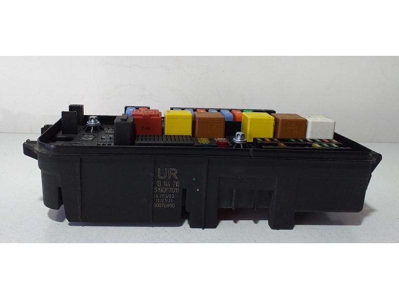 Recambio de caja reles / fusibles para opel signum básico referencia OEM IAM 13144710 71898 R