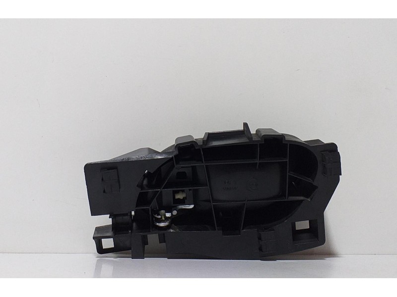 Recambio de maneta interior delantera derecha para peugeot 207 cc básico referencia OEM IAM 96555516VD 63417 