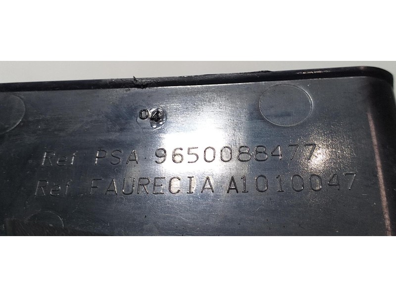 Recambio de rejilla aireadora para peugeot 207 cc básico referencia OEM IAM 9650088477 63425 