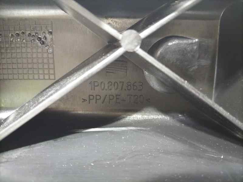 Recambio de molduras traseras para seat leon (1p1) comfort limited referencia OEM IAM 1P0807863 84791 