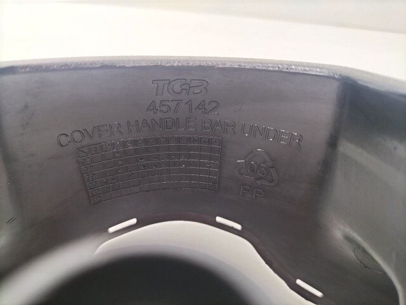 Recambio de molduras delanteras para » otros... tgb x- motion 125 tgb x- motion 125 referencia OEM IAM 457142 79662 