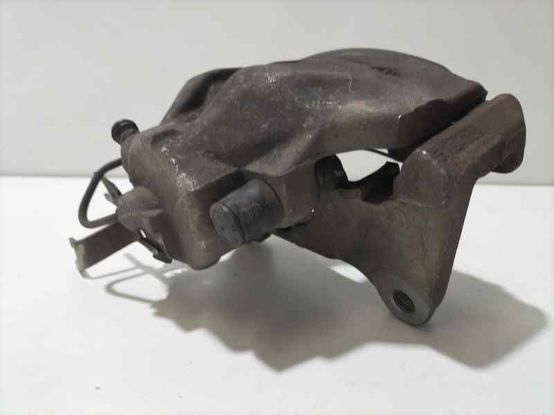 Recambio de pinza freno delantera derecha para audi a4 berlina (8e) 2.5 tdi (120kw) referencia OEM IAM 4B0615124 83296 