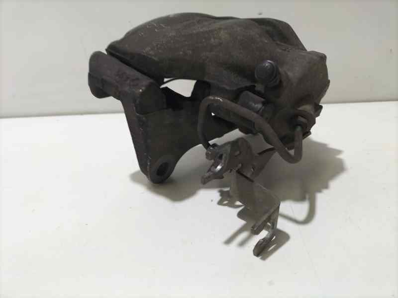 Recambio de pinza freno delantera derecha para audi a4 berlina (8e) 2.5 tdi (120kw) referencia OEM IAM 4B0615124 83296 