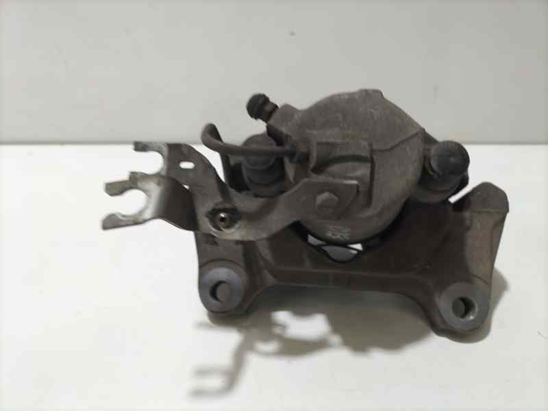 Recambio de pinza freno delantera derecha para audi a4 berlina (8e) 2.5 tdi (120kw) referencia OEM IAM 4B0615124 83296 