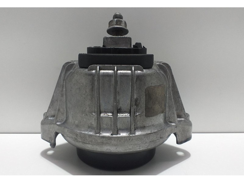Recambio de soporte motor derecho para bmw serie 1 berlina (e81/e87) 120d referencia OEM IAM 13981112 51535 