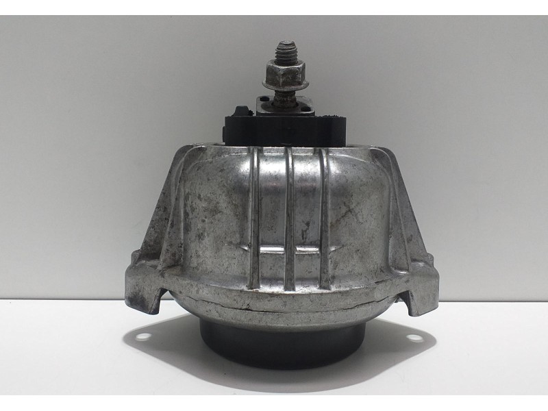 Recambio de soporte motor derecho para bmw serie 1 berlina (e81/e87) 120d referencia OEM IAM 13981112 51535 