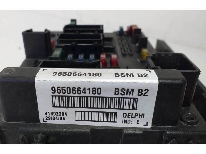 Recambio de caja reles / fusibles para peugeot 206 berlina e-music referencia OEM IAM 9650664180 72030 R
