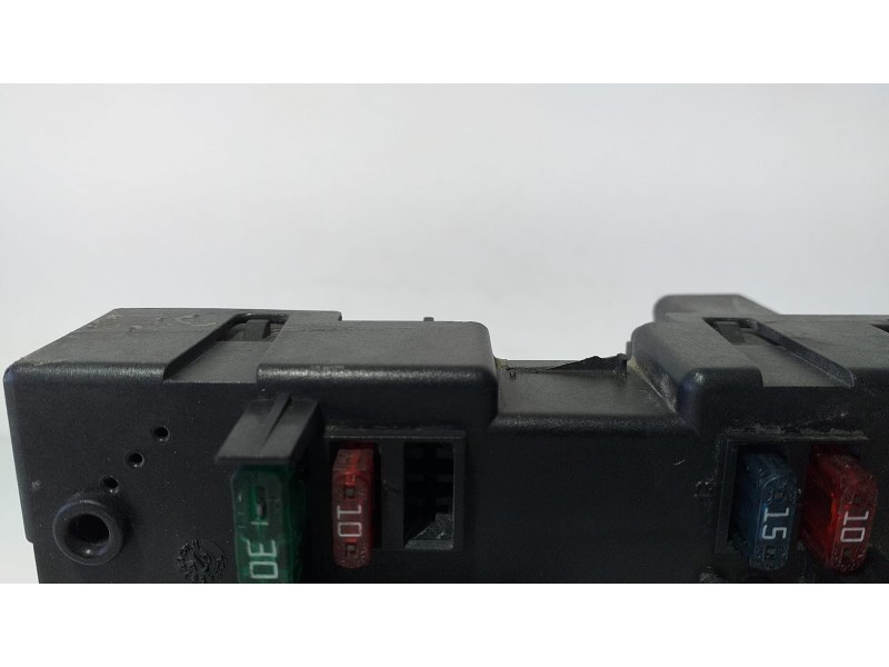 Recambio de caja reles / fusibles para peugeot 206 berlina e-music referencia OEM IAM 9650664180 72030 R
