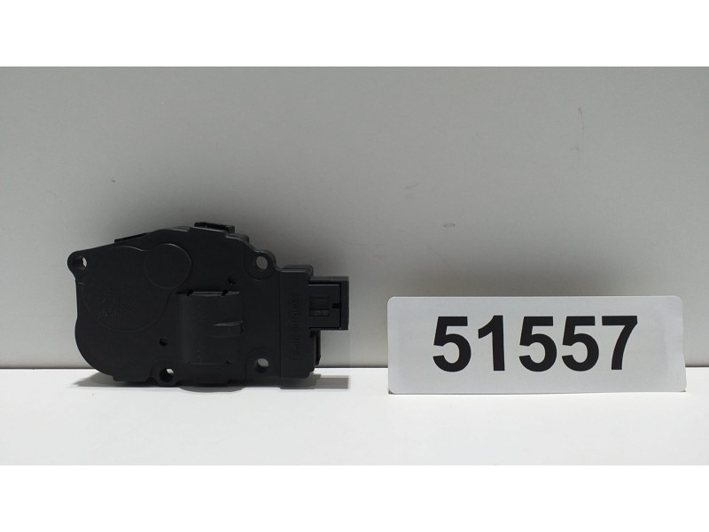 Recambio de motor apertura trampillas climatizador para bmw serie 1 berlina (e81/e87) 120d referencia OEM IAM EFB321 51557 