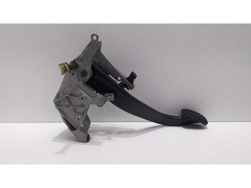 Recambio de pedal freno para bmw serie 1 berlina (e81/e87) 120d referencia OEM IAM 423224 51578 