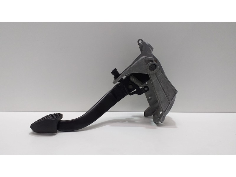 Recambio de pedal freno para bmw serie 1 berlina (e81/e87) 120d referencia OEM IAM 423224 51578 