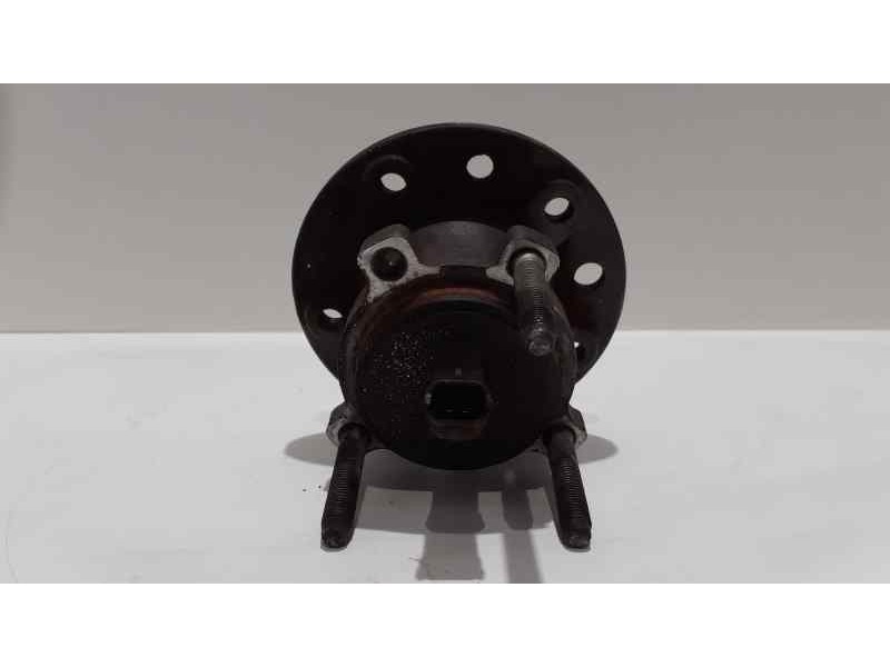 Recambio de buje para saab 9-3 sport hatch 2.0 t vector referencia OEM IAM  38833 