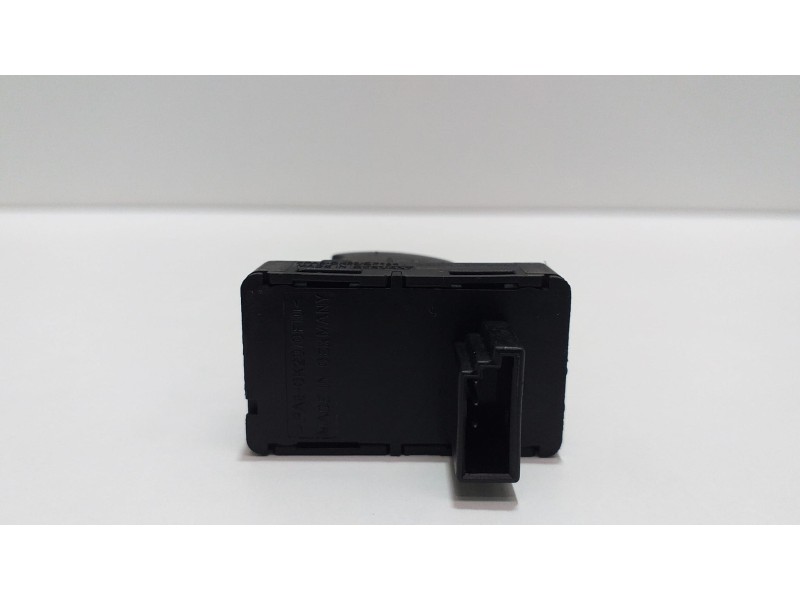 Recambio de mando elevalunas trasero izquierdo para bmw serie 1 berlina (e81/e87) 120d referencia OEM IAM 6935534 51612 