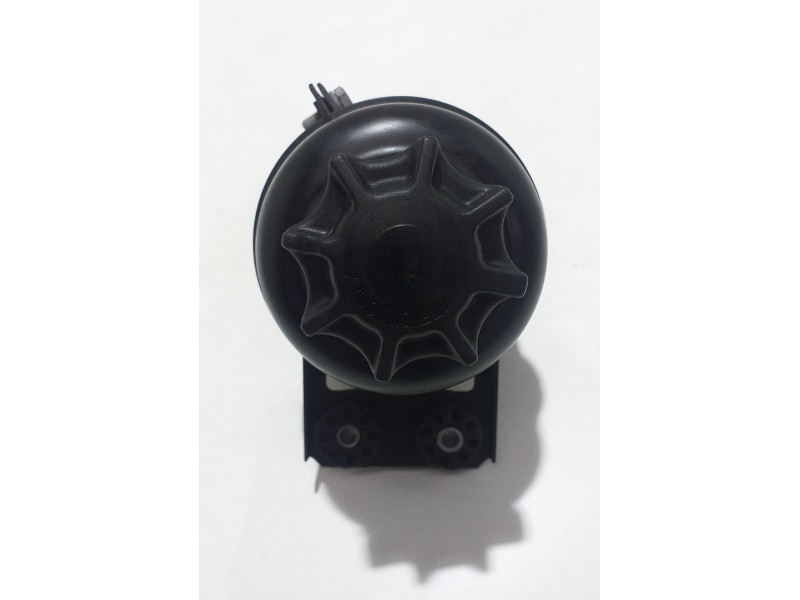 Recambio de deposito servo para bmw serie 1 berlina (e81/e87) 120d referencia OEM IAM 32411097164 51617 