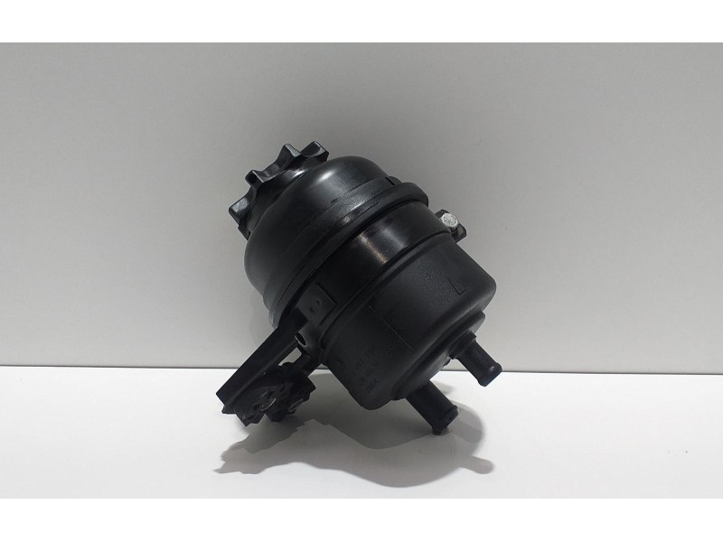 Recambio de deposito servo para bmw serie 1 berlina (e81/e87) 120d referencia OEM IAM 32411097164 51617 
