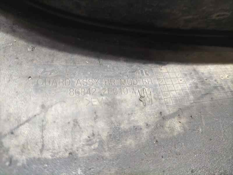 Recambio de molduras traseras para hyundai tucson (jm) 2.0 crdi style referencia OEM IAM 868422E010 84196 