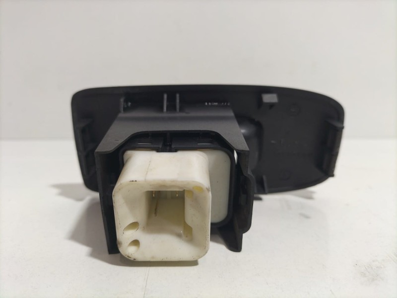 Recambio de mando elevalunas trasero derecho para mitsubishi montero (v60/v70) 3.2 di-d instyle (5-ptas.) referencia OEM IAM MR4