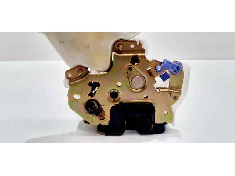 Recambio de cerradura puerta trasera derecha para nissan x-trail (t30) comfort plus referencia OEM IAM 805524U300 43773 