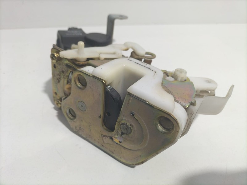 Recambio de cerradura puerta trasera derecha para mitsubishi montero (v60/v70) 3.2 di-d instyle (5-ptas.) referencia OEM IAM MR3