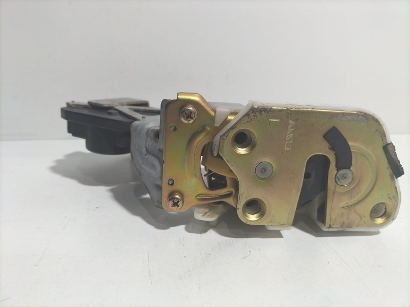 Recambio de cerradura puerta trasera izquierda para mitsubishi montero (v60/v70) 3.2 di-d instyle (5-ptas.) referencia OEM IAM M